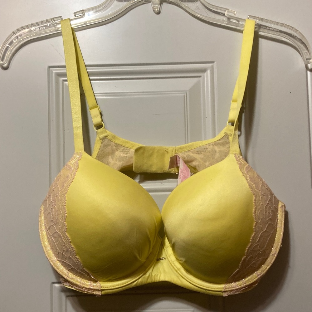 Victoria’s Secret Yellow Lace-Trim Bra 38C